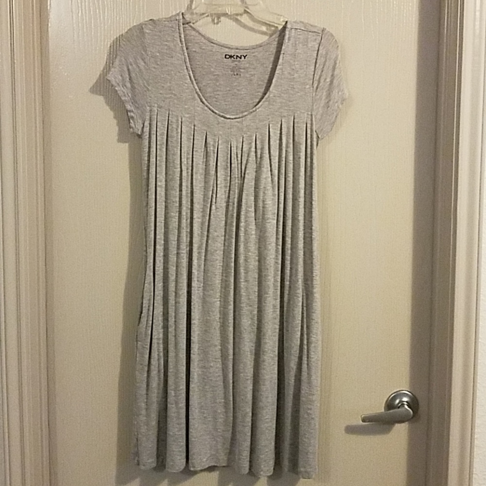 DKNY oversized ladies DRESS sz S FITS LIKE A MEDIUM